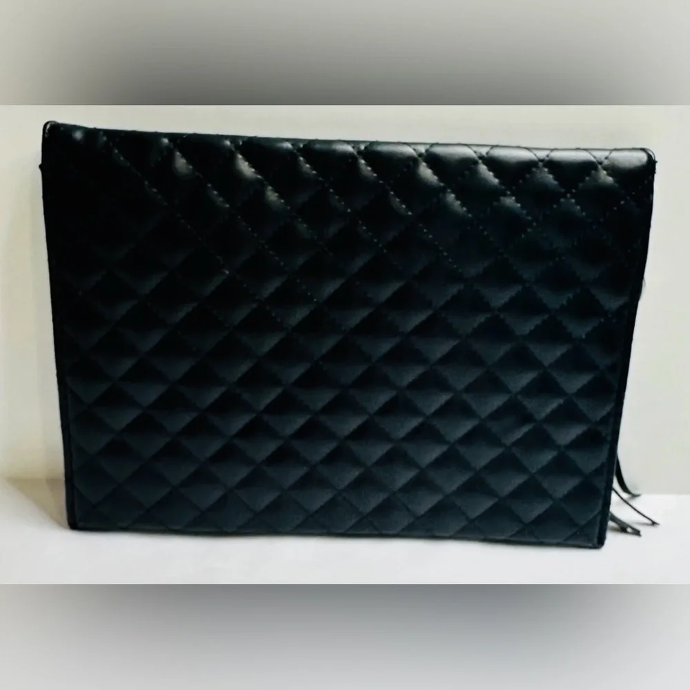 YOUNGBLOOD COSMETICS BAG  7x 10 Inches Pre‎ Owned